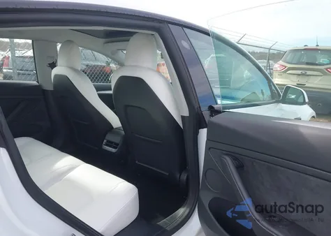 2022 Tesla Model 3 Performance Dual Motor All-Wheel Drive z USA, uszkodzony, nr VIN 5YJ3E1EC9NF102980